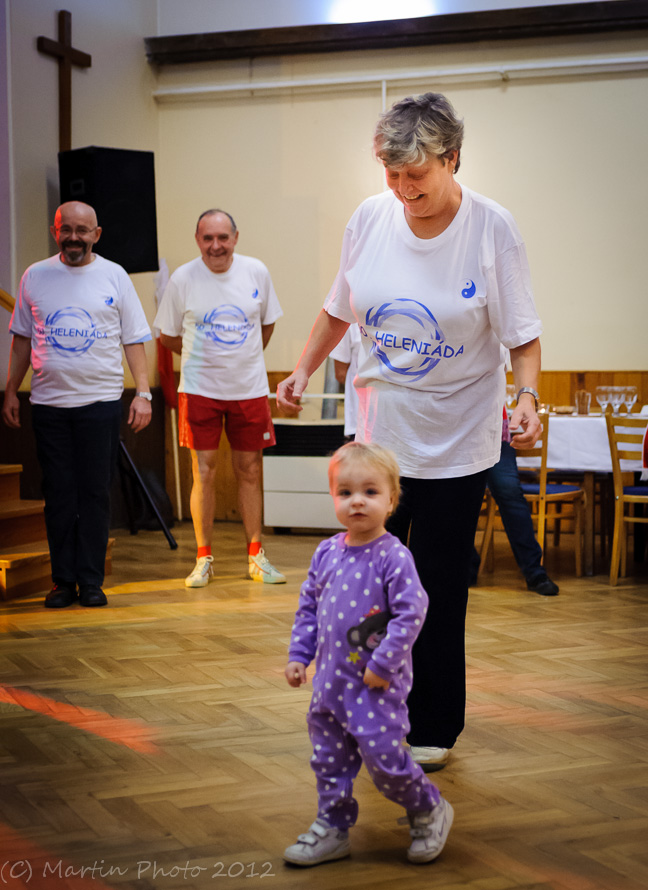 Kateřina bez lyží. Inteligentní mrně pochopilo, že tam být má a musí, jen pro Danušku to byl trochu efekt nechtěného.